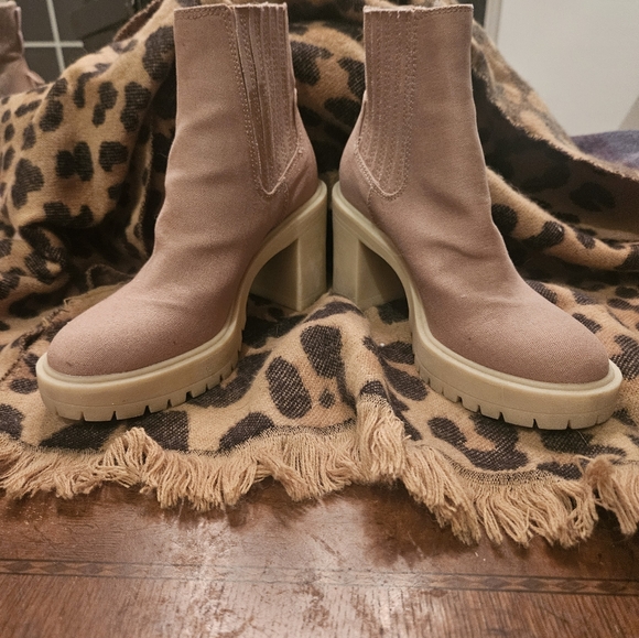 EUC Dolce Vita canvas fabric rubber sole khaki heeled booties. Minor marks. W8. - Picture 2 of 8